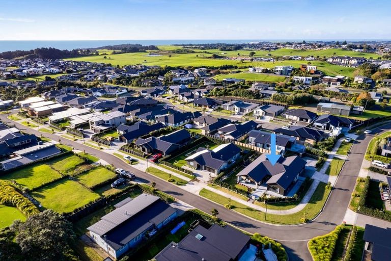 Photo of property in 12 Kotare Drive, Waiwhakaiho, New Plymouth, 4312