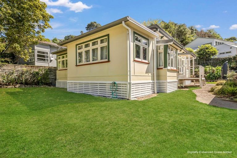 Photo of property in 32 Coote Road, Bluff Hill, Napier, 4110
