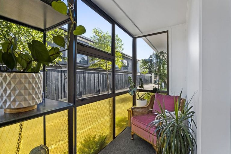 Photo of property in 5a Clemow Road, Fitzroy, New Plymouth, 4312