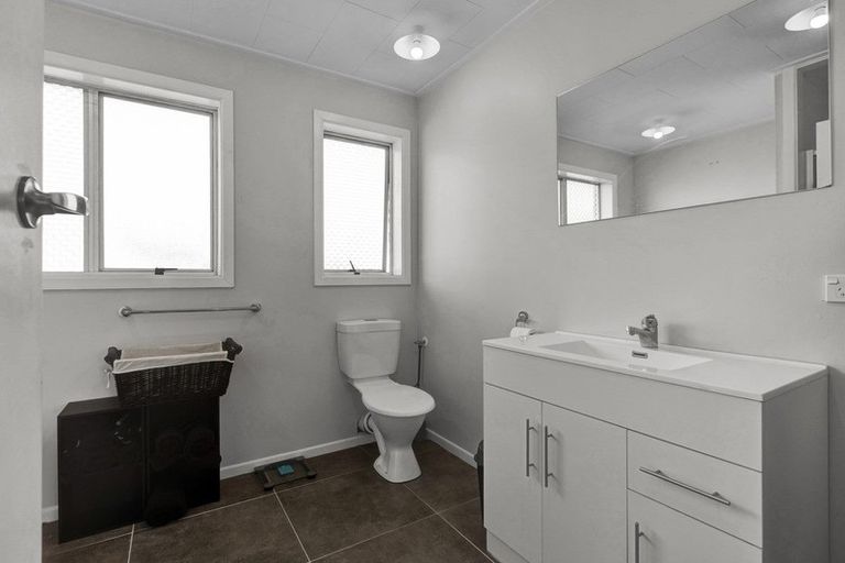 Photo of property in 4/194 Powderham Street, New Plymouth, 4310