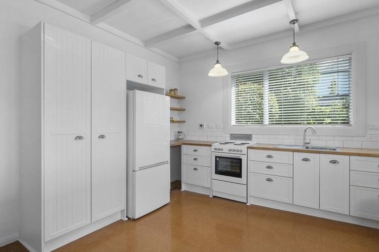 Photo of property in 15 Virginia Avenue, Broad Bay, Dunedin, 9014