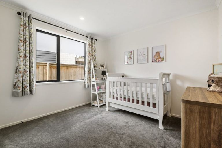 Photo of property in 17 Omahuru Road, Glenbrook, 2681