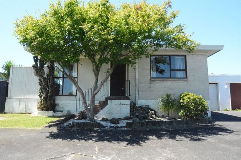 Photo of property in 1/3 Anna Watson Road, Half Moon Bay, Auckland, 2012