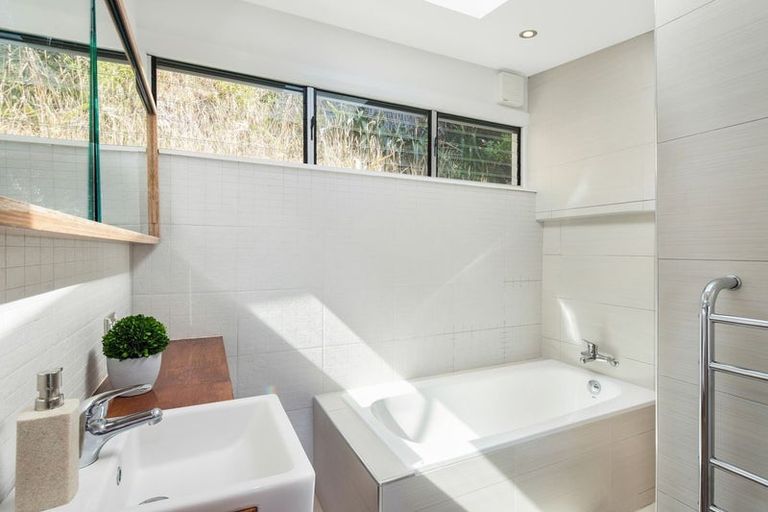 Photo of property in 72 Owhiro Bay Parade, Owhiro Bay, Wellington, 6023