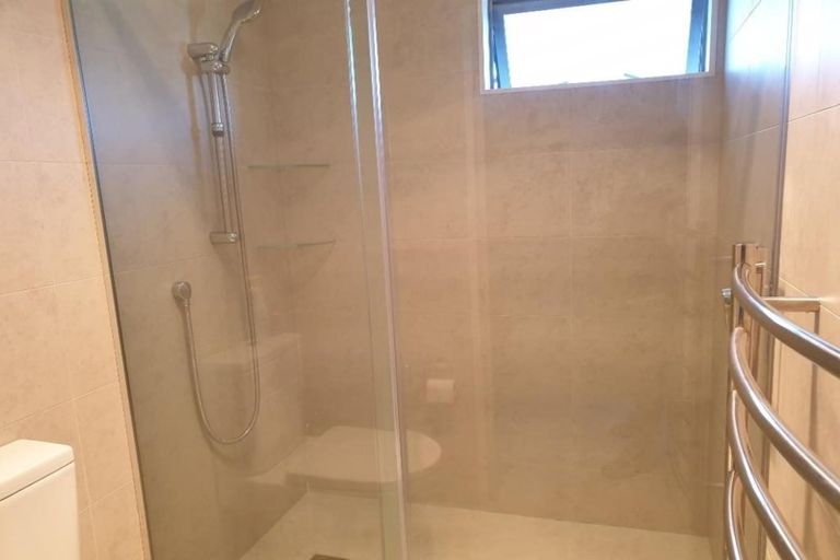 Photo of property in 5 Kelmore Place, Schnapper Rock, Auckland, 0632