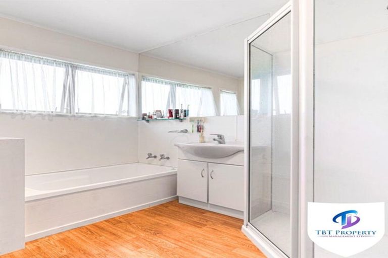 Photo of property in 563 Great South Road, Rosehill, Papakura, 2113