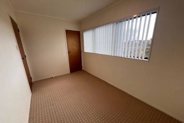 Photo of property in 1 Kincraig Place, Highland Park, Auckland, 2010