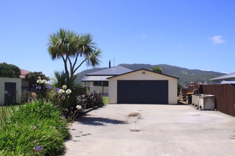 Photo of property in 32 Reid Street, Blaketown, Greymouth, 7805