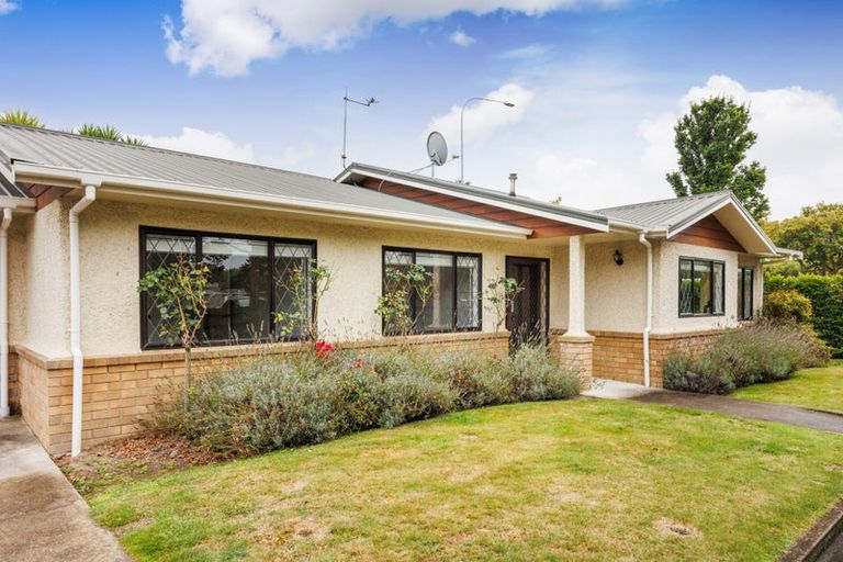 Photo of property in 432 College Street, Hokowhitu, Palmerston North, 4410