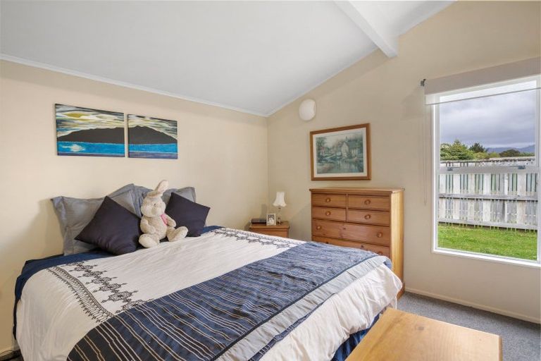 Photo of property in 19 Walton Road, Paraparaumu Beach, Paraparaumu, 5032