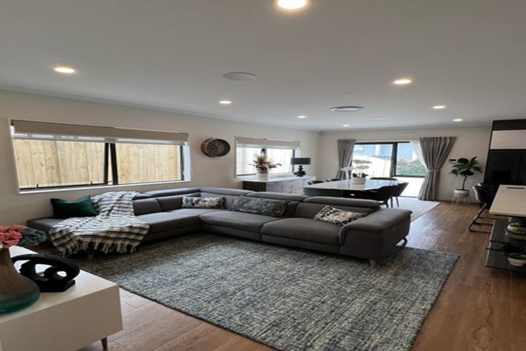 Photo of property in 92 Ksenia Drive, Flat Bush, Auckland, 2019