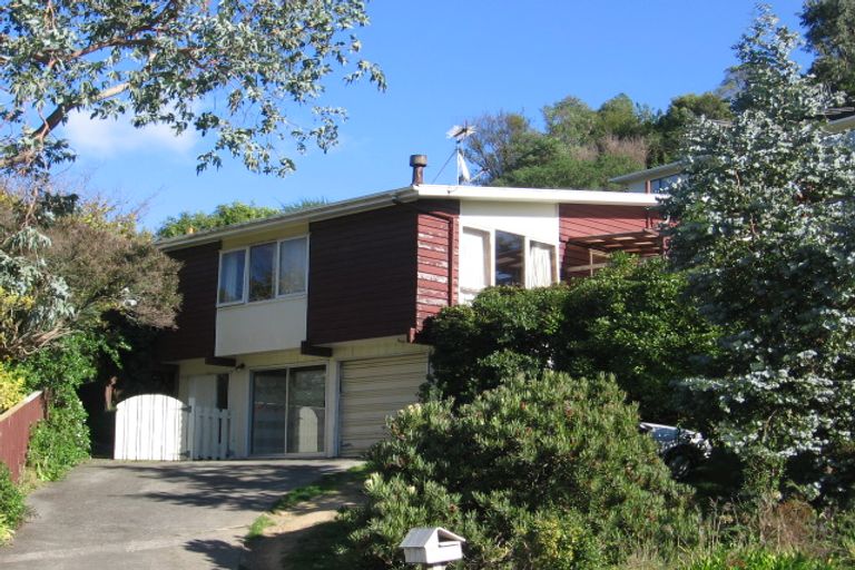 Photo of property in 13 Halswater Drive, Churton Park, Wellington, 6037