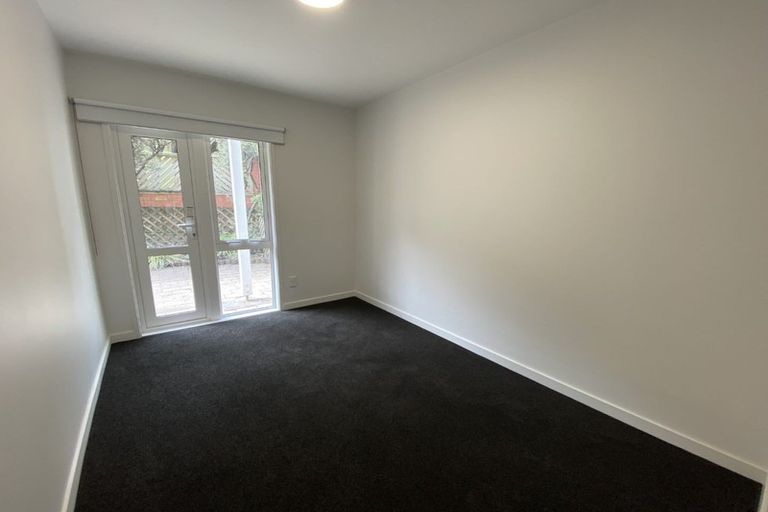 Photo of property in 12a Lawson Place, Mount Victoria, Wellington, 6011