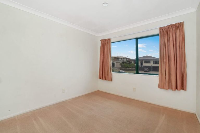 Photo of property in 22 Downing Place, Welcome Bay, Tauranga, 3112