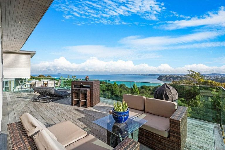 Photo of property in 87 Roberts Road, Matakatia, Whangaparaoa, 0930