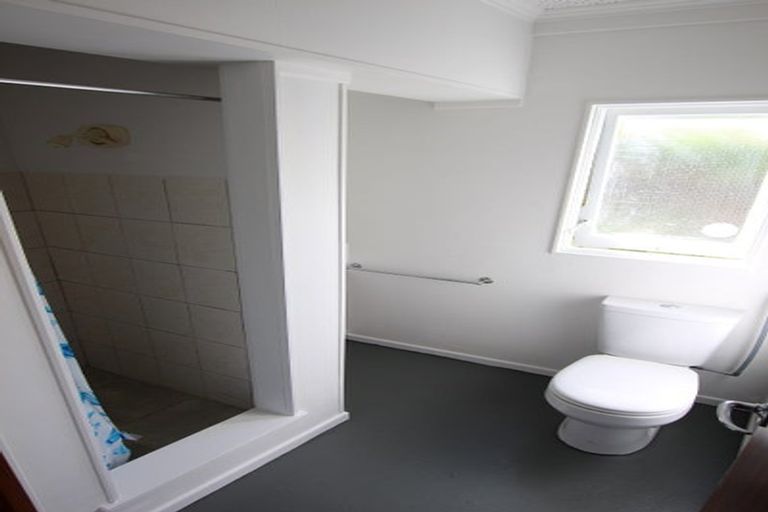 Photo of property in 40 West Lynn Road, Titirangi, Auckland, 0604