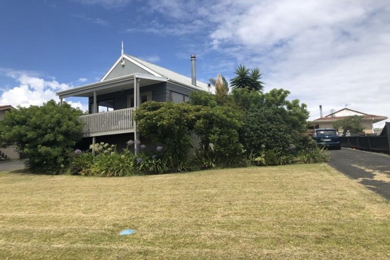 Photo of property in 46 Marendellas Drive, Bucklands Beach, Auckland, 2014