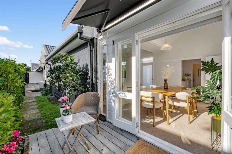 Photo of property in 1/19 Saltburn Road, Milford, Auckland, 0620