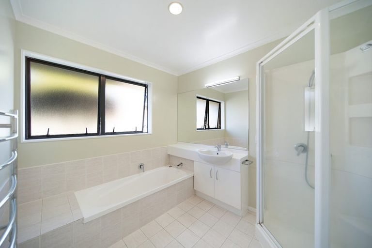 Photo of property in 26 Carriage Close, Northpark, Auckland, 2013