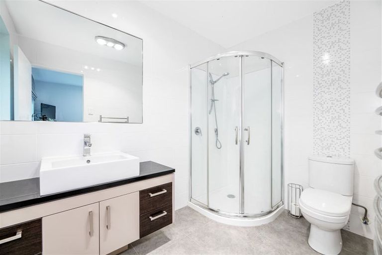 Photo of property in 127 Rangeview Road, Sunnyvale, Auckland, 0612