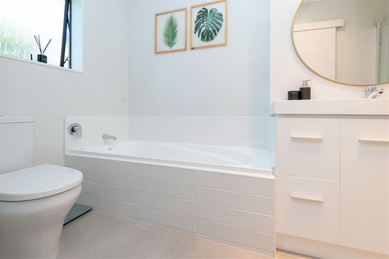 Photo of property in 2/230 Bucklands Beach Road, Bucklands Beach, Auckland, 2012