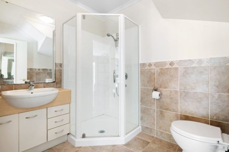 Photo of property in 32/30 Villanova Place, Albany, Auckland, 0632