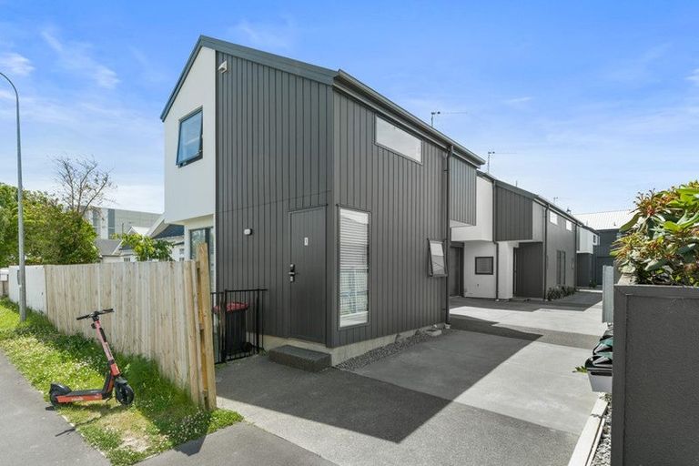 Photo of property in 2/58 Division Street, Riccarton, Christchurch, 8041