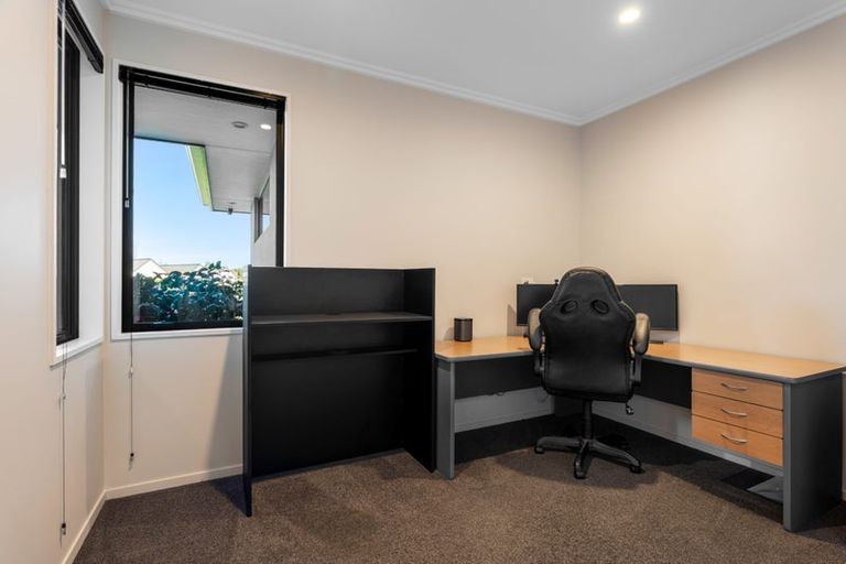 Photo of property in 19 Taylor Place, Prebbleton, Christchurch, 7676