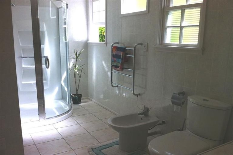 Photo of property in 13 David Crescent, Karori, Wellington, 6012