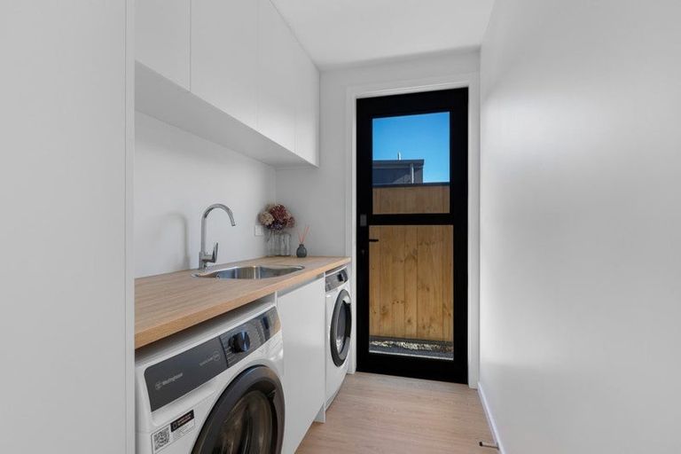 Photo of property in 32 Plough Street, Jacks Point, 9371