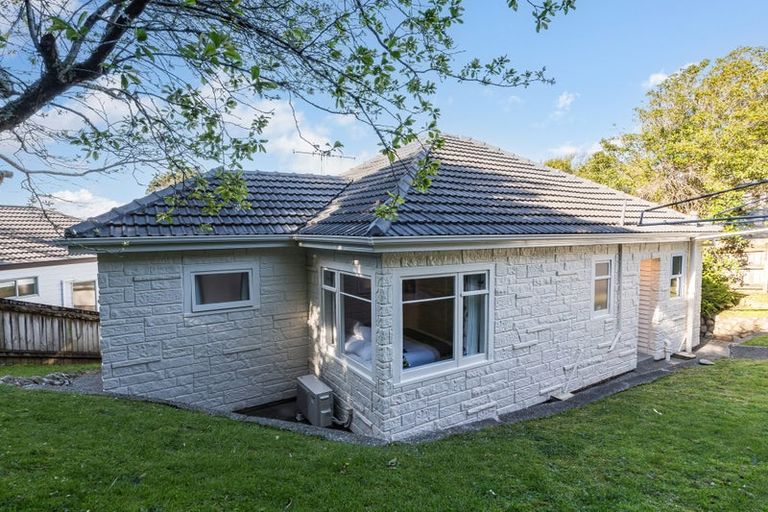 Photo of property in 2 Chester Road, Tawa, Wellington, 5028