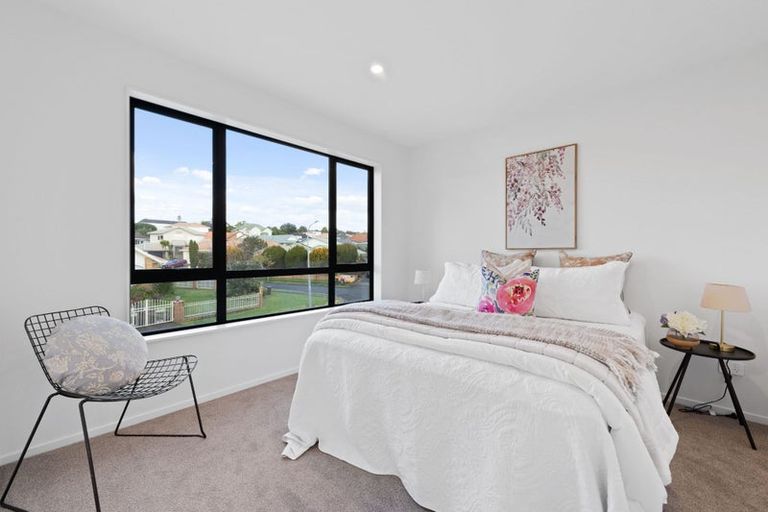 Photo of property in 4 Auden Close, Somerville, Auckland, 2014