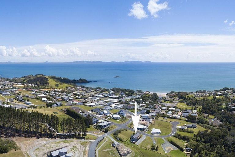 Photo of property in 17 Lori Lane, Coopers Beach, 0420