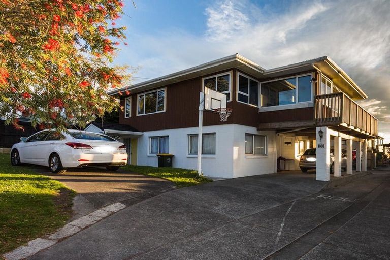 Photo of property in 2/130 Rangatira Road, Beach Haven, Auckland, 0626