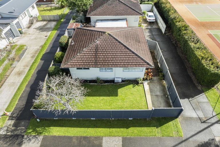 Photo of property in 1/103 Pigeon Mountain Road, Half Moon Bay, Auckland, 2012