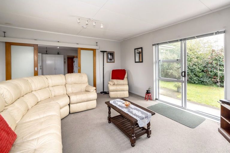 Photo of property in 2 Wood Street, Greytown, 5712