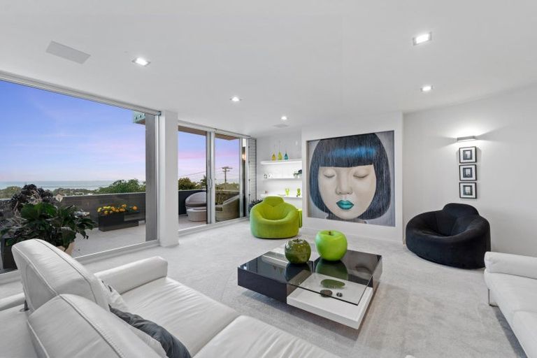 Photo of property in 10a Eastcliffe Road, Castor Bay, Auckland, 0620