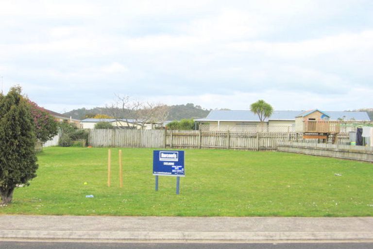Photo of property in 4 Santa Maria Drive, Whitianga, 3510