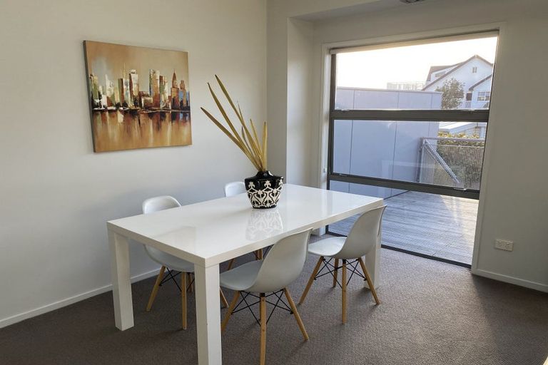 Photo of property in Boulder Apartments, 18 Buller Street, New Plymouth, 4310