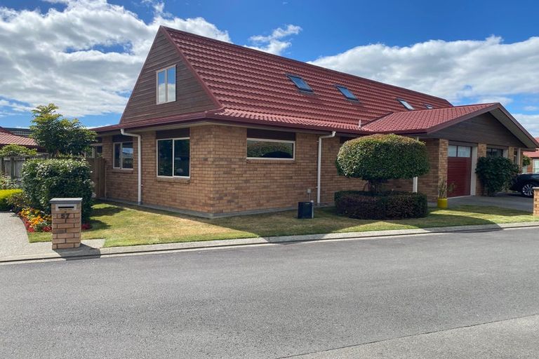 Photo of property in Rangeview Villas, 56/9 Fuller Close, Levin, 5510