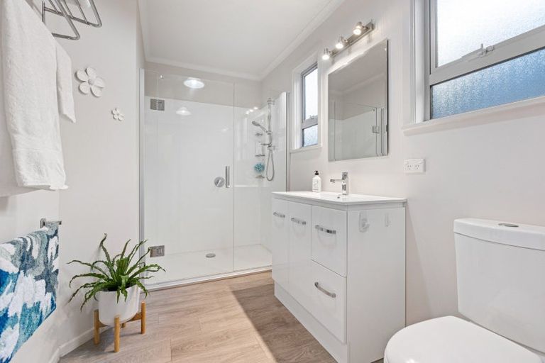 Photo of property in 14 South Road, Moturoa, New Plymouth, 4310