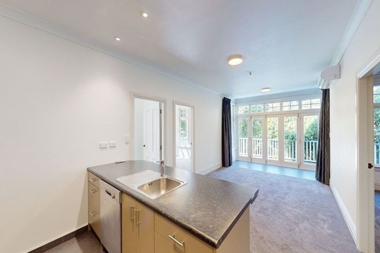 Photo of property in 44 Aurora Terrace, Kelburn, Wellington, 6012