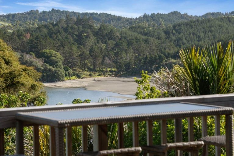Photo of property in 183 Wade River Road, Wade Heads, Whangaparaoa, 0932