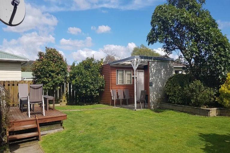 Photo of property in 15 Charles Street, Clouston Park, Upper Hutt, 5018
