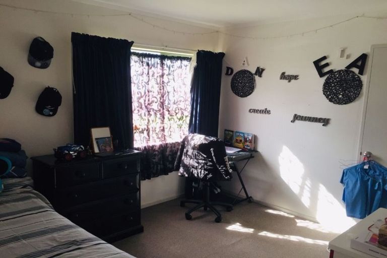 Photo of property in 1/115 Flat Bush Road, Clover Park, Auckland, 2023