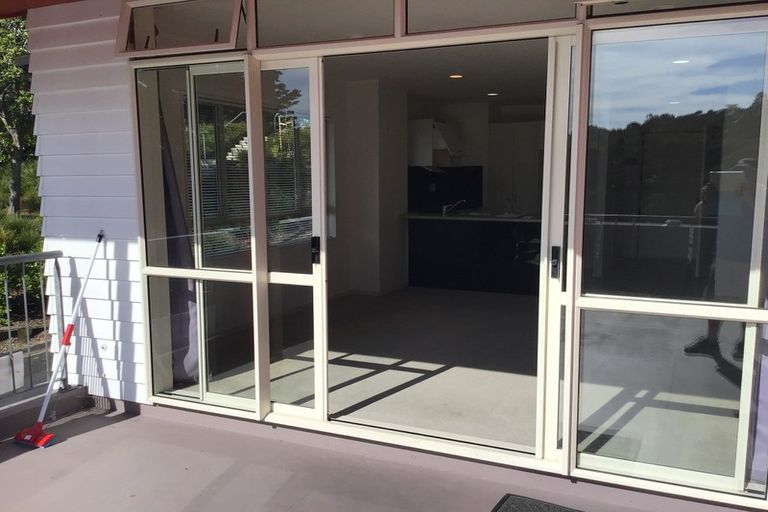 Photo of property in 1d/20 Ian Marwick Place, Birkenhead, Auckland, 0626