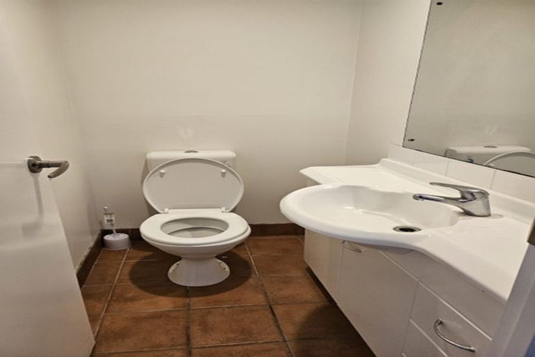 Photo of property in 16/270 Sunset Road, Windsor Park, Auckland, 0632
