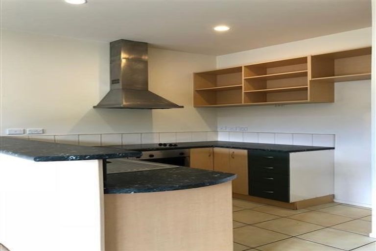 Photo of property in 28/11 The Avenue, Albany, Auckland, 0632