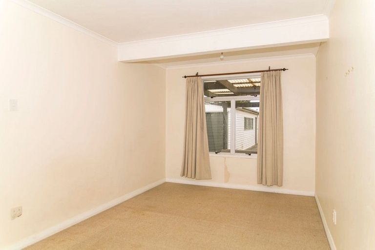 Photo of property in 17 Miller Street, Dannevirke, 4930