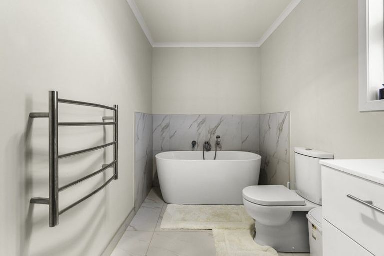 Photo of property in 2 Inuwai Street, Glenview, Hamilton, 3206